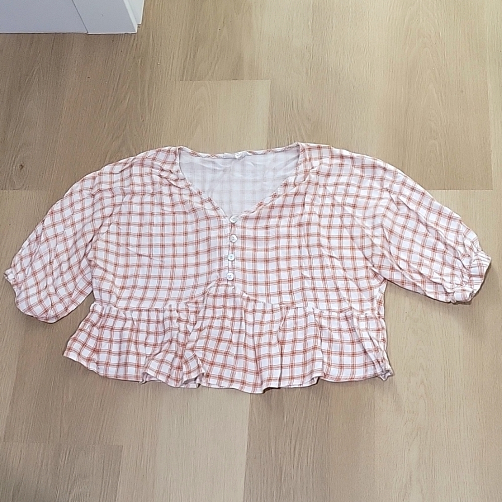 Cute, flowy crop top